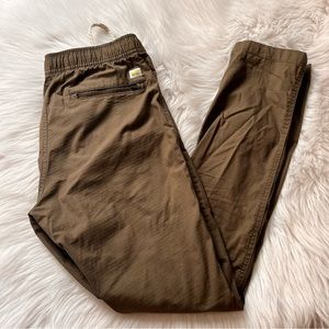 Vuori hunter green pants Ripstop S